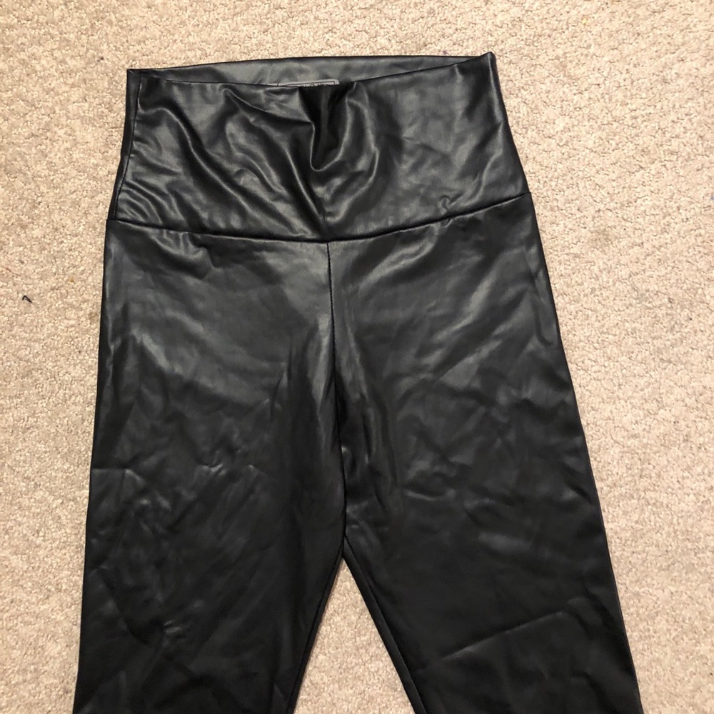 🌟Final sale 🌟 High waisted leather leggings